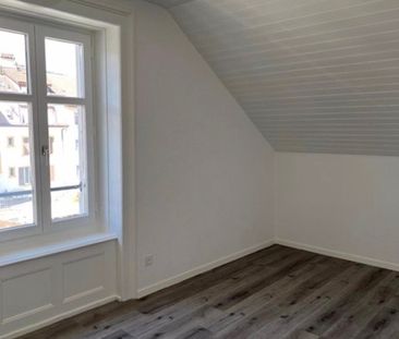 Charmante 3-Zimmer-Dachwohnung mit modernem Ausbau in Biel - Foto 5