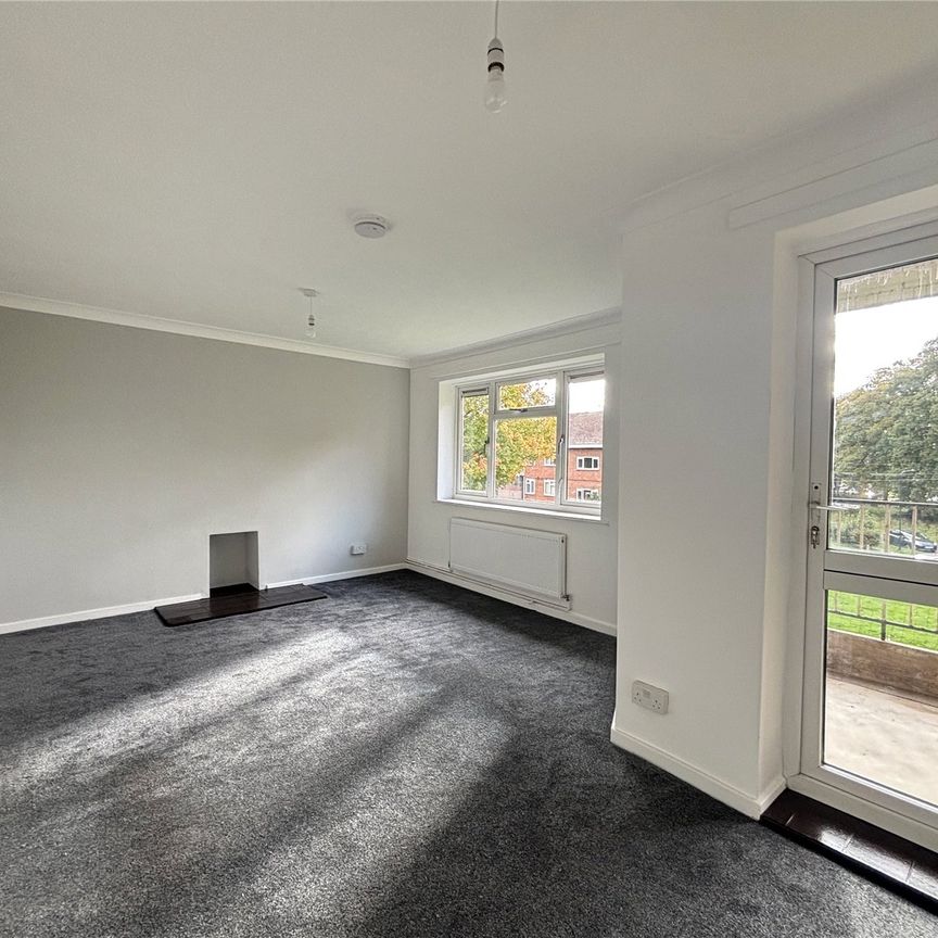 2 bedroom property to rent Evenlode Road, SO16 - Photo 1