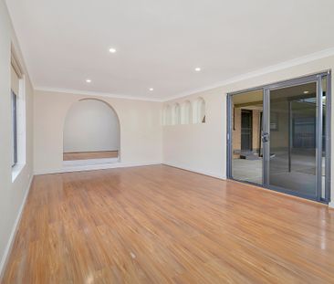 Spacious Family Home! - Photo 6