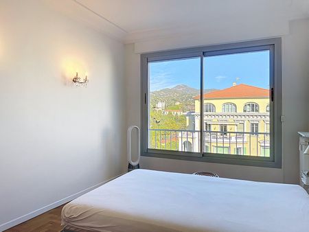 Location Appartement 3 pièces 94m² NICE 06000 - Photo 4