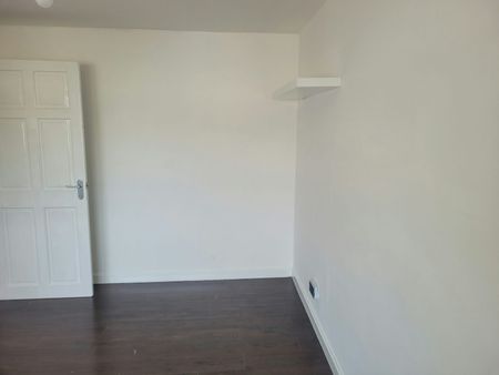 Terraced House to rent on - Photo 4