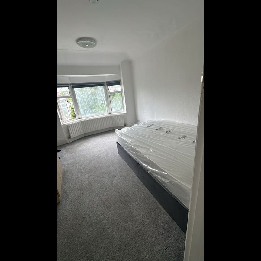 Room in a Shared House, Hendale Avenue, NW4 - Photo 1