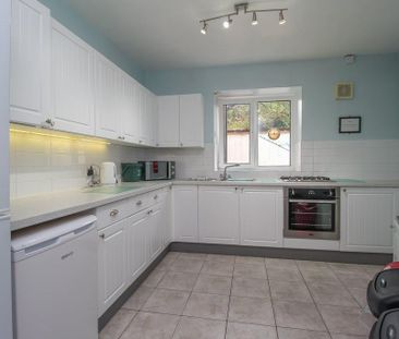 1 bedroom in a house share to rent - Photo 6