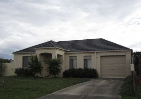 Charming Family Home in Serene Berwick Court! - Photo 2