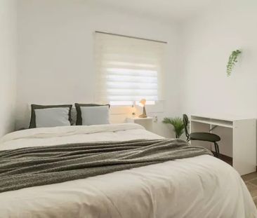 Carrer de les Acàcies, Barcelona, Catalonia 08027 - Photo 4