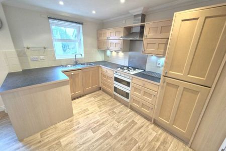 Thomas Wyatt Close - Photo 2