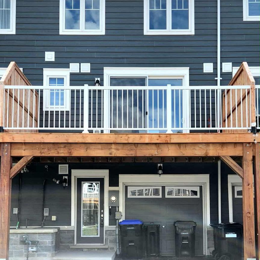 For Lease - 71 Shelburne Avenue, Wasaga Beach, Ontario - Photo 1