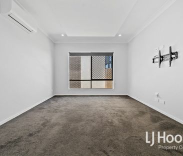 Expansive Family Home in Sequana Estate with all the Upgrades - Photo 4