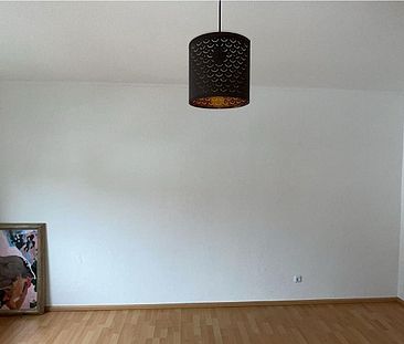 3 Zimmer Obergeschoss Wohnung in Garbsen mit Garage und Balkon zu vermieten - Foto 1