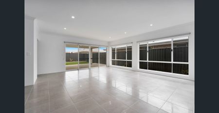 MODERN DESIGN MEETS COASTAL LIVING - Photo 3