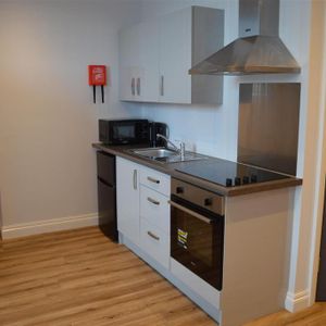 Studio to rent - Photo 2