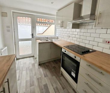 2 bedroom terraced house to rent - Photo 3