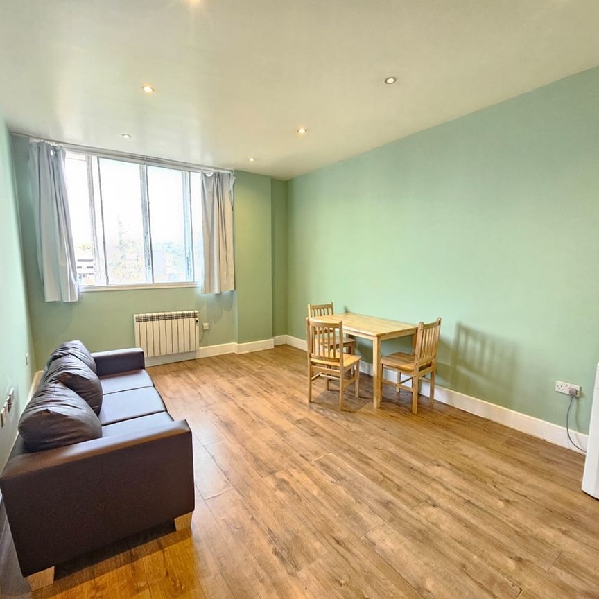 2 Bed Flat, Park Street, LU1 - Photo 1