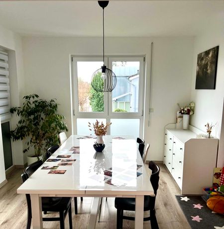 Exklusive 3-Zimmer-Wohnung mit 2 Balkonen, Aufzug und Tiefgaragenstellplatz- ideal für 1-3 Personen! - Photo 2