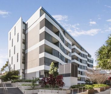 Premium Waterfront Living with Study Nook & Balcony | Rozelle Build... - Photo 2