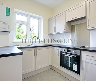 Sunnyside Road North, London, N9 9SW - Photo 2
