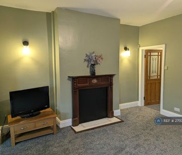 2 bedroom end of terrace house to rent - Photo 2