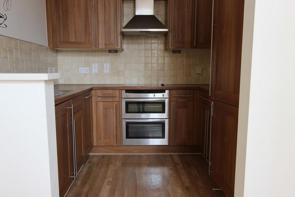2 bedroom flat to rent - Photo 1