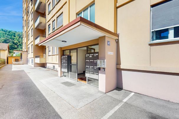 Affittasi 4.5 locali al 2° piano con balcone - Foto 1