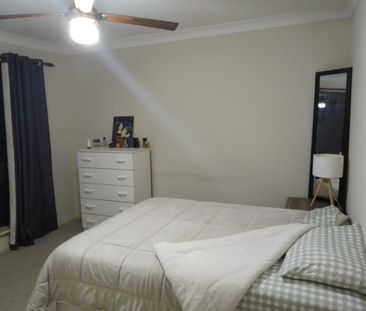 Victoria Park - Photo 4