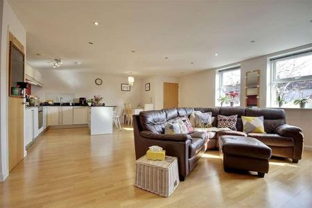 The Arts Centre, Reginald Road, Southsea, PO4 - Photo 2