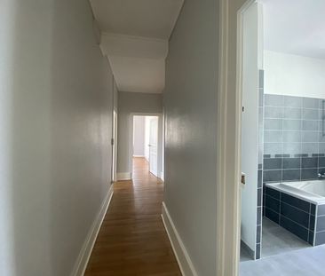 Location Appartement 4 pièces 109m² - Photo 3