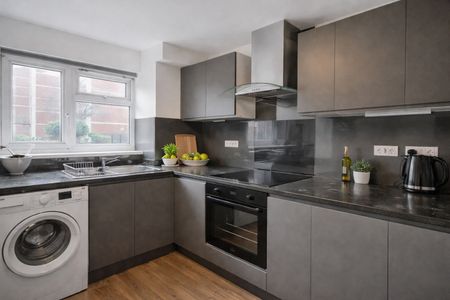 3 Bed Flat, Tomson House, SE1 - Photo 3