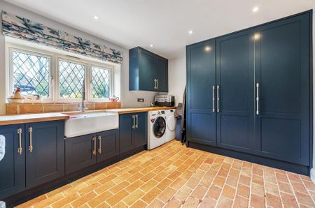 4 bedroom detached house to rent - Photo 3