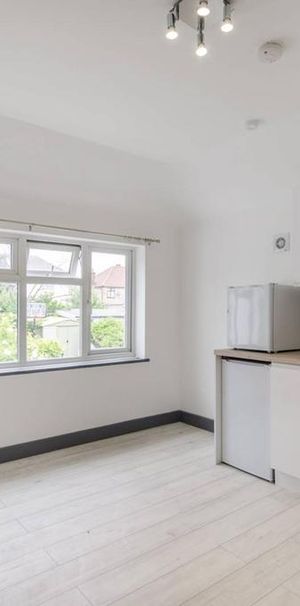 Studio to rent - Photo 1