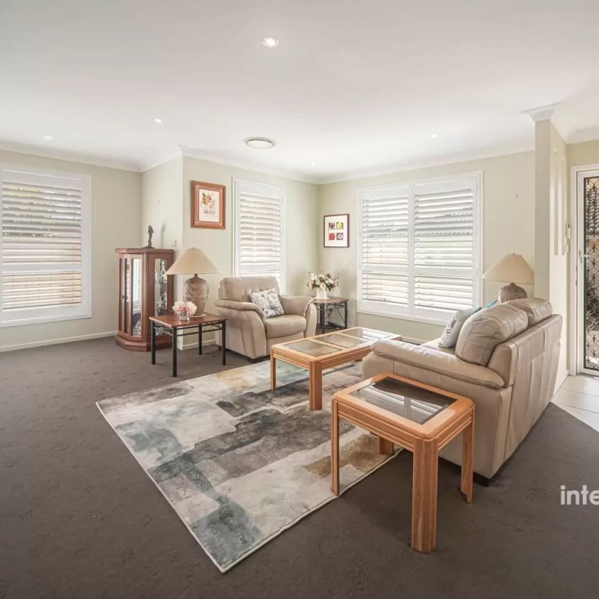 Low Maintenance - Photo 1