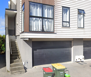 Great location with reserve view townhouse - Photo 3