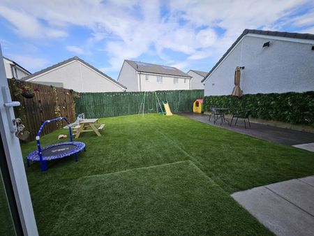 4 bedroom detached house to rent - Photo 5