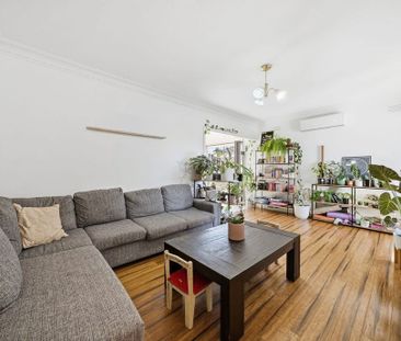 Charming Weatherboard! - Photo 1