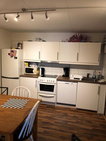 Idtjärnsgatan, Angered - Foto 2