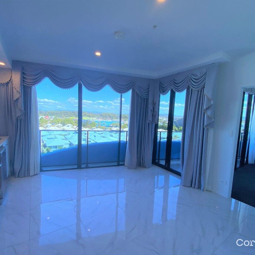STYLISH 1 BEDROOM APARTMENT IN SECURE BUILDING - Photo 1