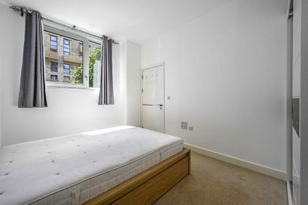 3 bedroom flat to rent - Photo 5