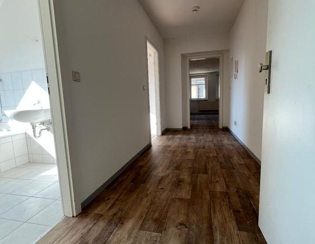 Helle 2-Raum-Wohnung in Neugersdorf – mit Tageslichtbad & Badewanne - Foto 1