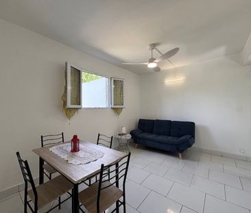 Deux pièces à Perrin aux Abymes - LONGFORT IMMOBILIER - Photo 3