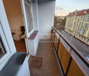 3 pokoje z balkonem i możliwością parkowania auta - Photo 1