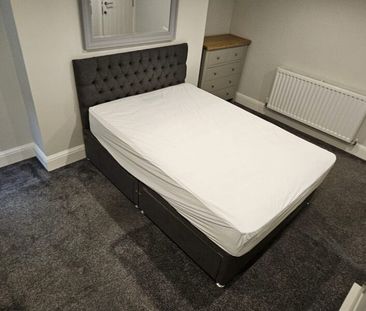 Room 1, St. Luke’s Road, Holbeck, Leeds, LS11 8JA - Photo 3