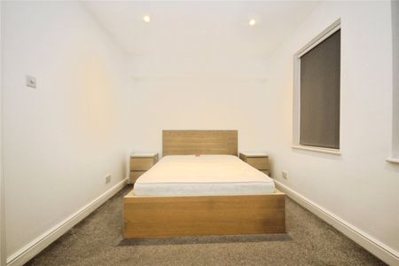 Morden Road, Mitcham, CR4 4DR - Photo 4