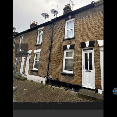 2 bedroom terraced house to rent - Photo 3