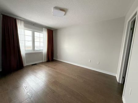 For Lease - 1374 Granrock Crescent, Mississauga, Ontario - Photo 2