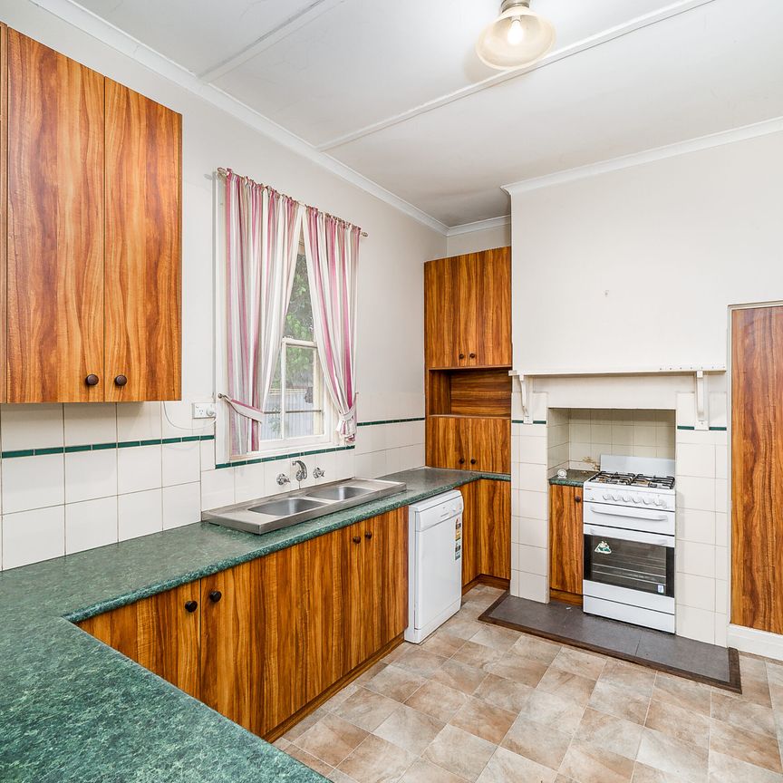 5 Docker St, Wagga Wagga NSW 2650 - Photo 1