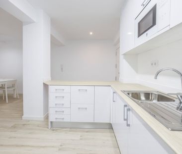 Carrer Campoamor, Valencia, Valencian Community 46022 - Photo 2