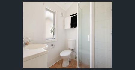 RENOVATED HOME IN LEAFY ASCOT AVENUE - Photo 4