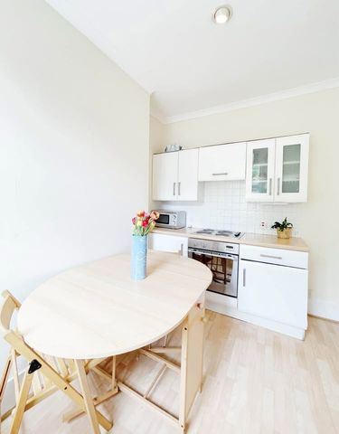 Room in a Shared Flat, Hampson Way, SW8 - Photo 4