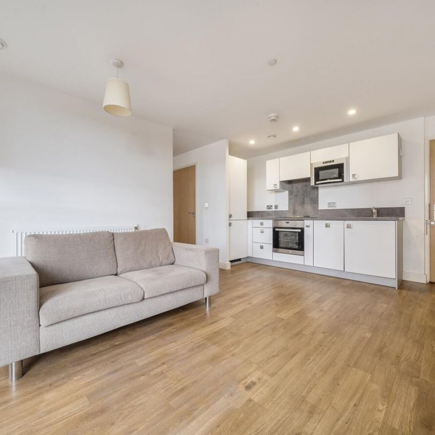 1 bedroom Flat To Let - Photo 1