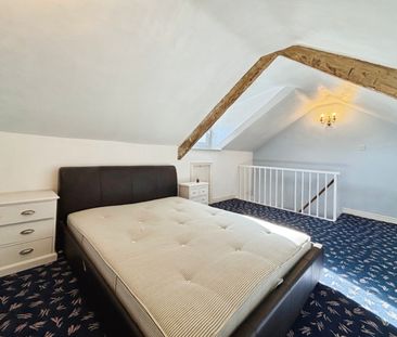 2 bedroom Flat To Let - Photo 3