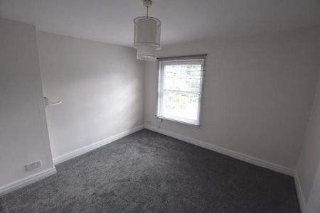 2 Bedroom Terraced To Let - Photo 2